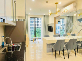 Căn hộ dịch vụ 2PN Vinhomes Grand Park Thủ Đức